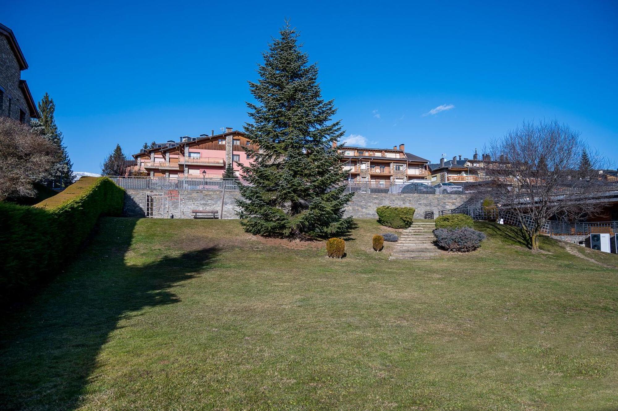 Hotel Llivia Exterior foto