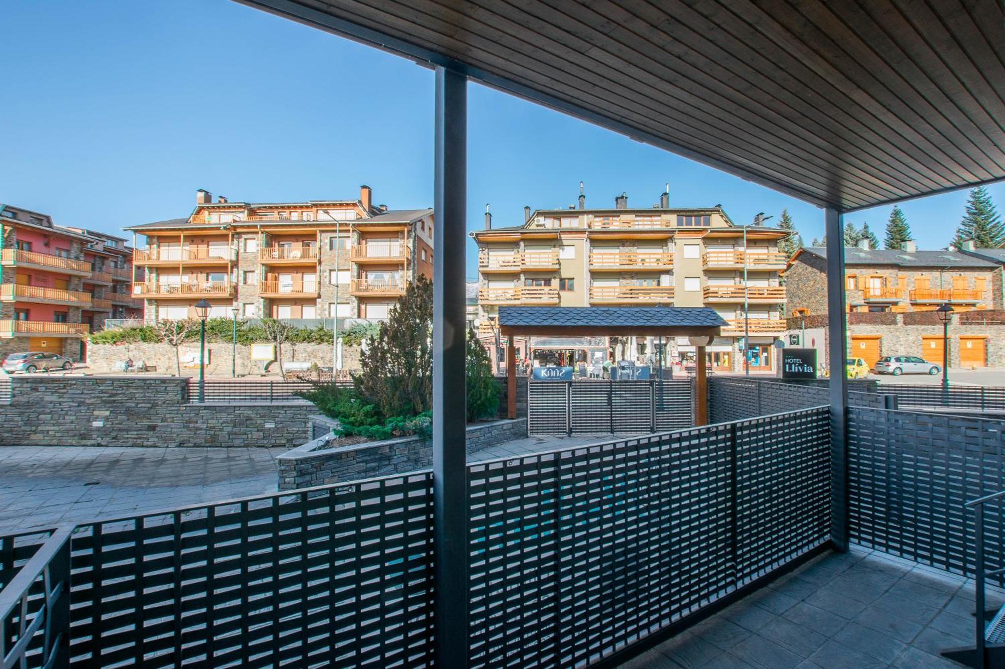 Hotel Llivia Exterior foto